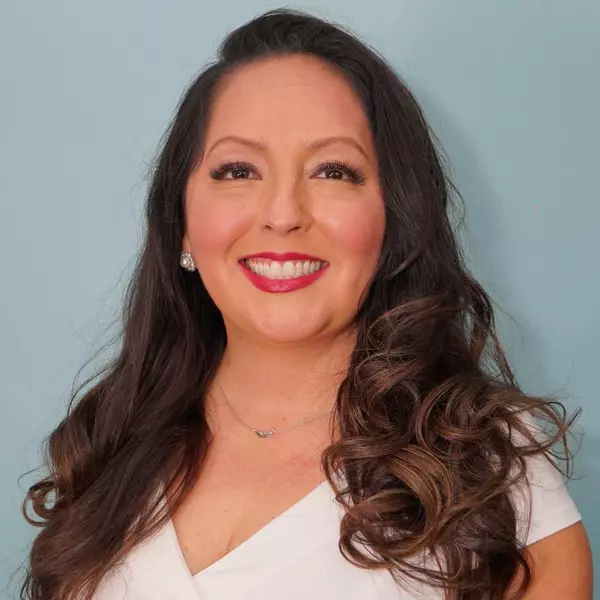 Lori Aguirre
