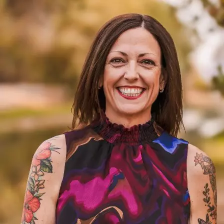 Melissa L McCullough