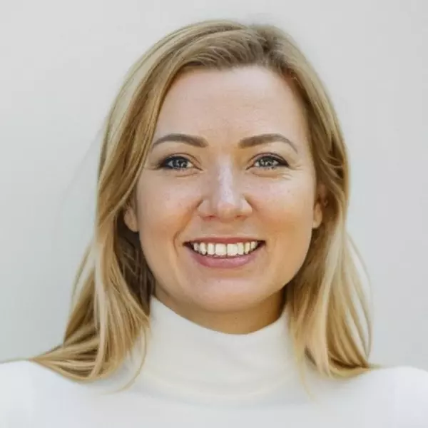 Elena Yelizarov