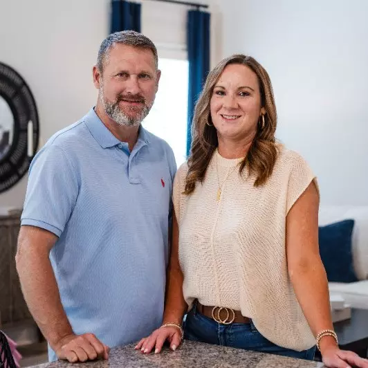 Jennifer & Raymond Hoyle