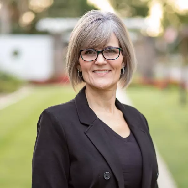 Karen Arnold