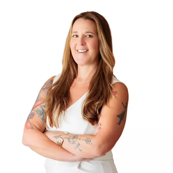 Stephanie Lyn Swinney