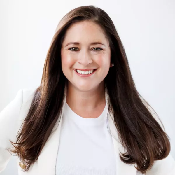Molly Armando | Tides Real Estate