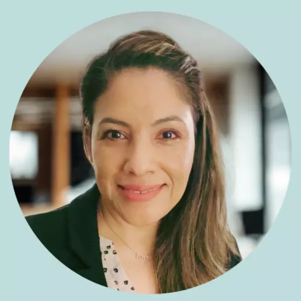 Cruz Jeanette Mendoza