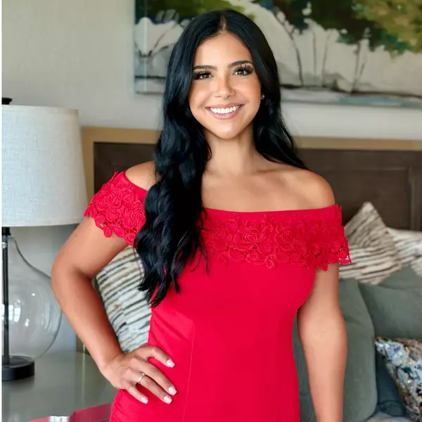 Melanie Hernandez