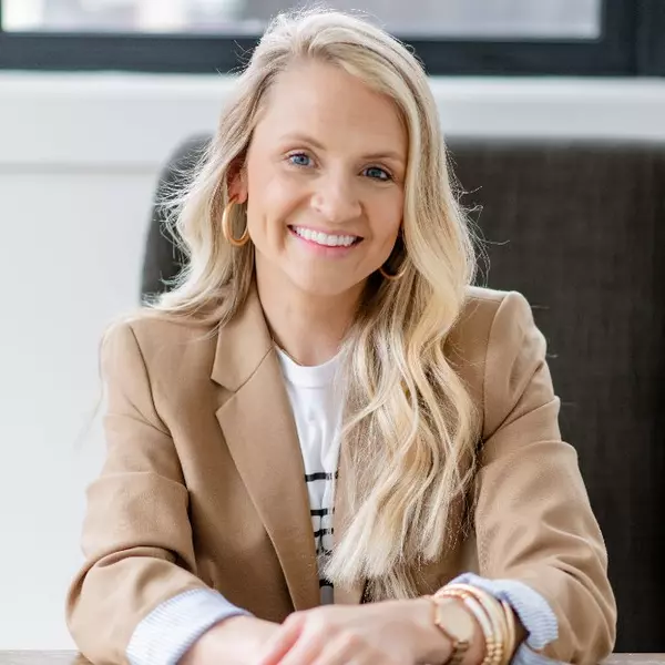 Kelli Holt