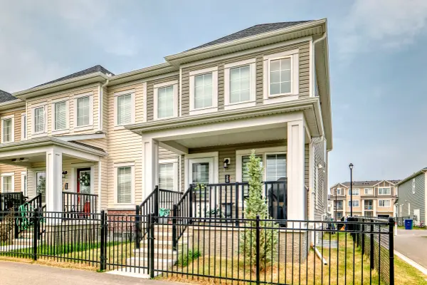 This is your sign to upgrade your lifestyle! 🌟
228 Windbury Lane, Airdrie is calling! This 2023-built, end-unit townhome is across from a park—imagine morning coffees with a view! ☕🌳
1508 sq ft | 3 beds | 2.5 baths | Double attached garage
Ready for a fresh start?
Tour the home:
https://www.afrozshaik.com/d8rdryqq