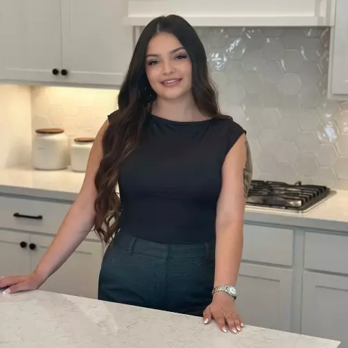 Alexis Nicole Lydia Contreras