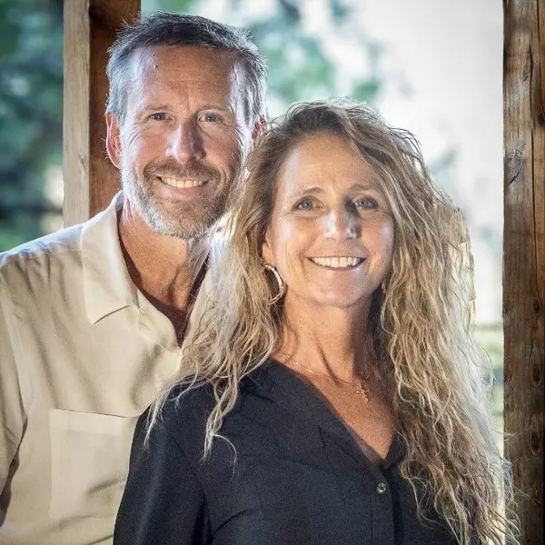 Holly Finch & Jef Torp