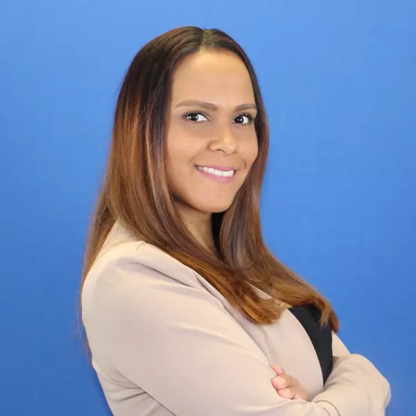 Ada \Adalis\" " Fernandez