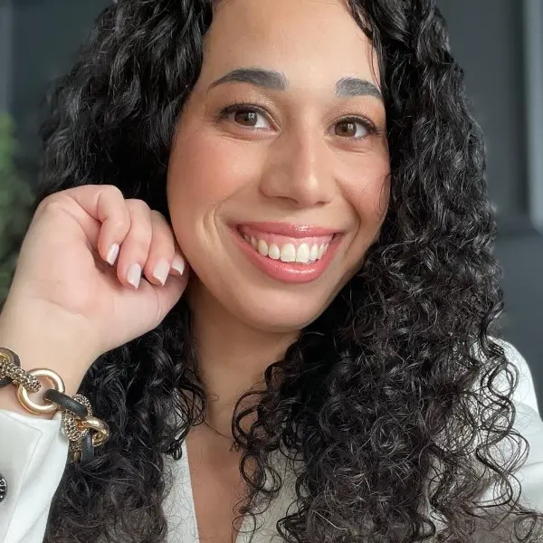 Nicole Cuqui Motola