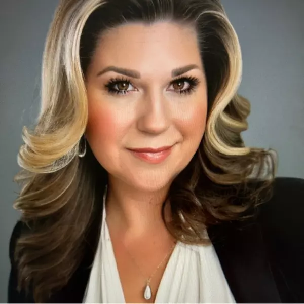Lisa Bertin-Queena