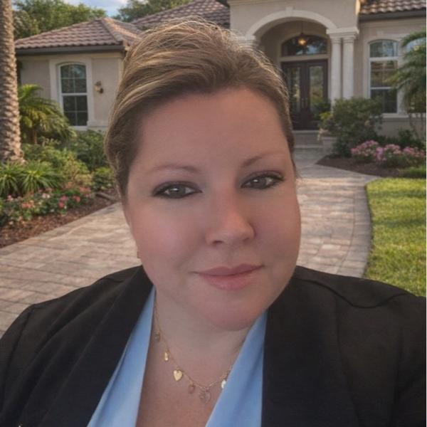 Holly Schrader