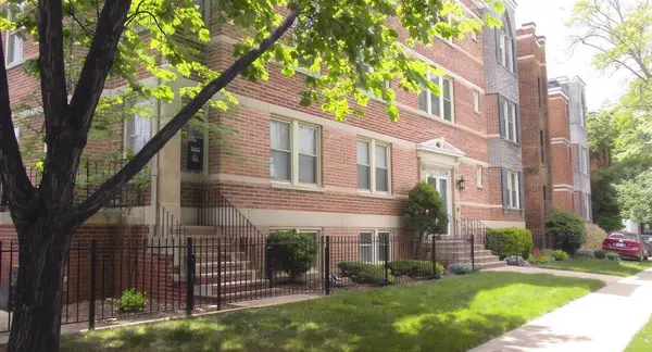 feature image of Chicago School District Guide: Finding the Perfect Family Neighborhood in 2025