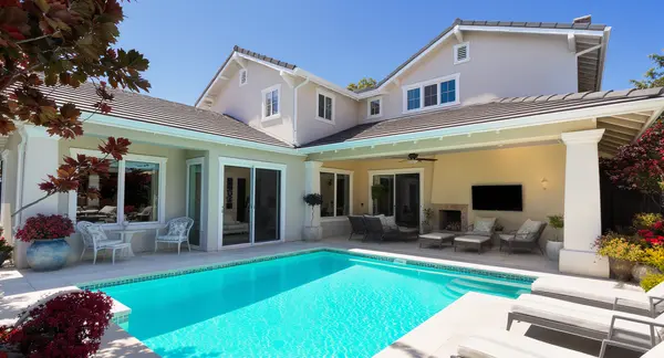 Smart Home Features That Increase Property Values in Bay Area Luxury Markets