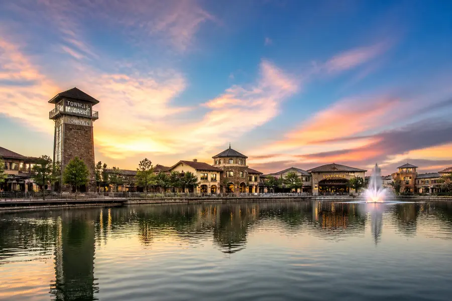 Towne Lake