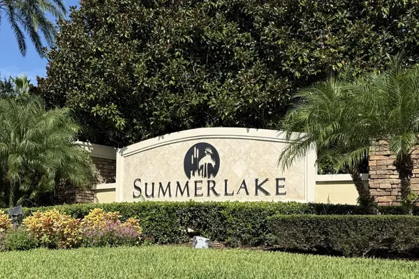 feature image of Living in Summerlake: Life on Lake Hancock in Horizon West, Winter Garden