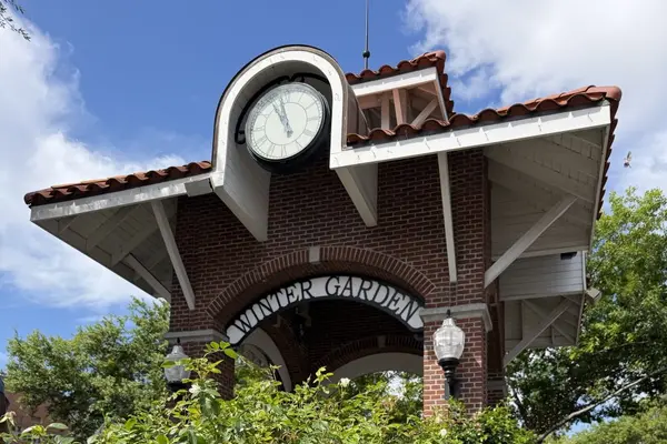 feature image of Winter Garden vs. Windermere: Which Is Right for You?