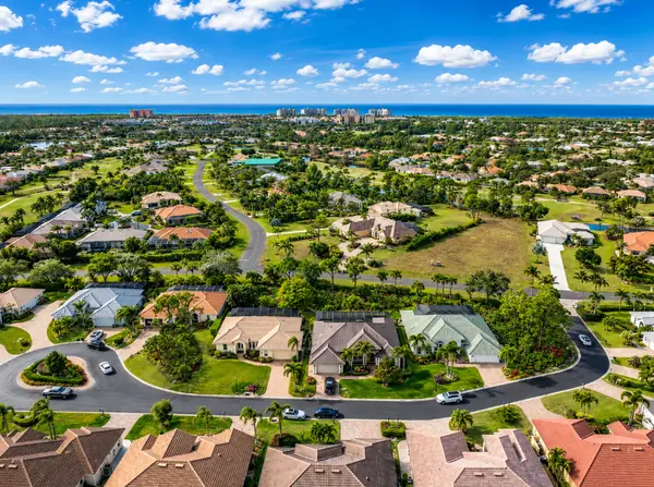 Linkside: Fairway Views and the Southwest Florida Golf Lifestyle