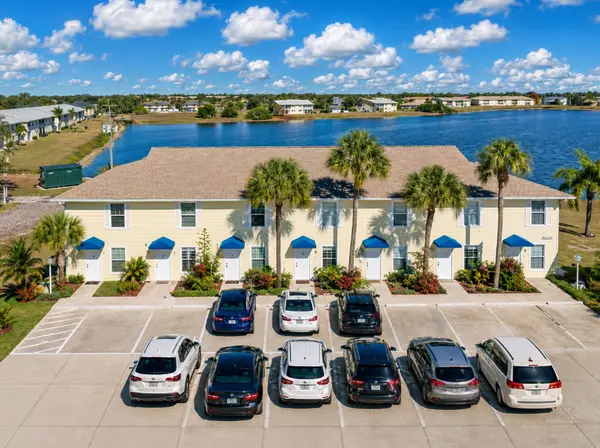 Lake Rio Townhomes: Low-Maintenance Living Near Punta Gorda