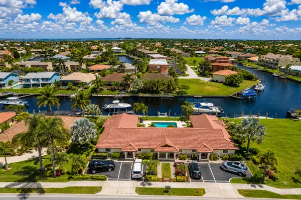 Magdalina Terrace: Relaxed Neighborhood Living Near Punta Gorda Isles