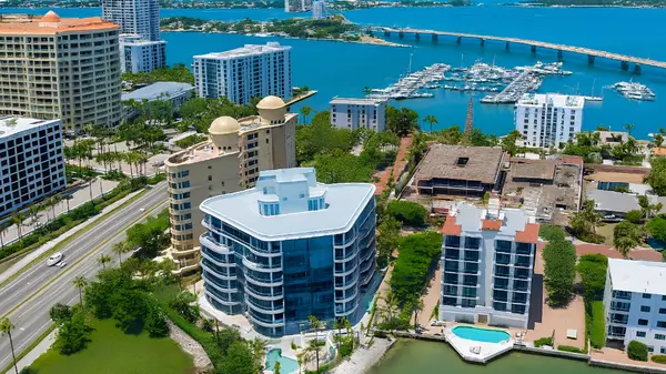 Phoenix Sarasota: A Buyer’s Guide to Downtown Condo Living