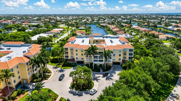 Fountain Court: Resort-Style Condo Living in Punta Gorda Isles