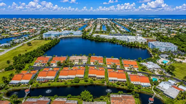 Paradise Garden Villas: Easygoing Villa Living in Southwest Florida,Hunt Brothers Realty