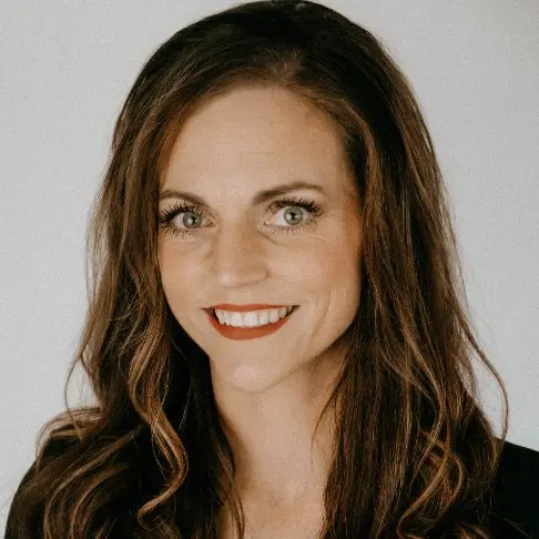 Lynsey Applegate