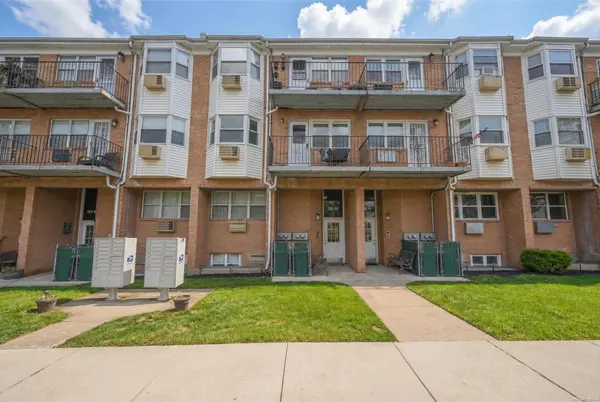 New listing alert in Ozone Park! 🏡✨ 15009 95th ST #1 is ready for you to call it home. Spacious layout, Don't wait—homes like this don't last! See more details and photos here: https://www.theproactivealliance.com/d8re31wv #OzonePark #NewListing #DreamHome #NYRealEstate