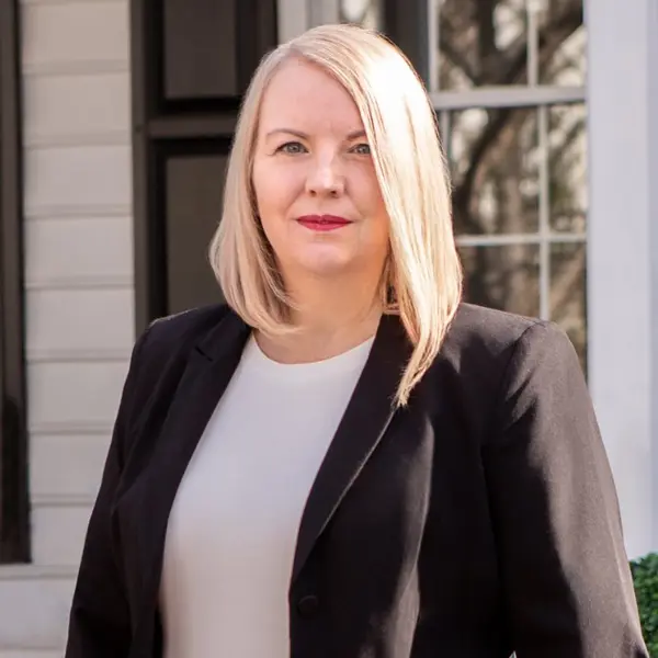 Lisa Greaves