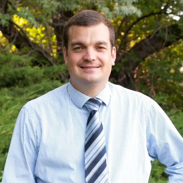 Travis Fausett