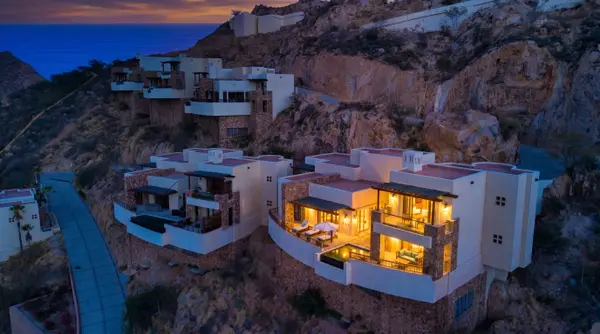 Experience legacy ownership at the Waldorf Astoria Los Cabos Pedregal. Casona 4 offers panoramic Sea of Cortez & marina views, private pool, outdoor kitchen, 4 beds, 4.5 baths and seamless indoor-outdoor living. A rare opportunity in Cabo’s most iconic resort. Contact us today.