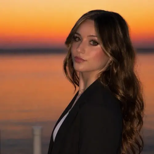 Liana Stoltzfus