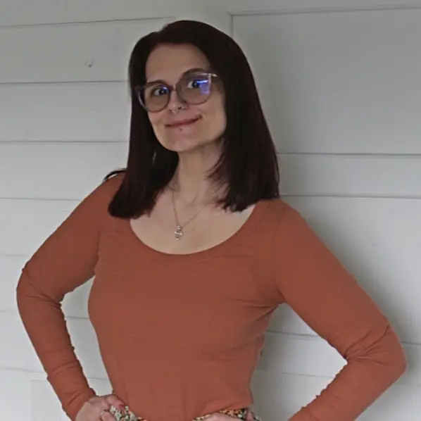 Teri Lynn Holmes