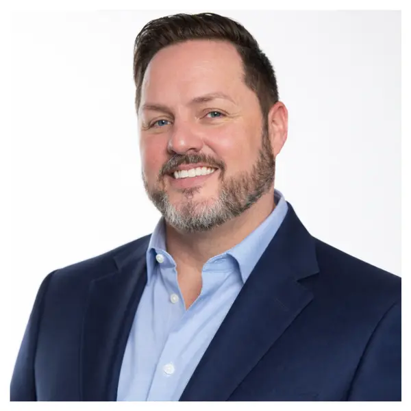 Kelly Hamilton, Broker