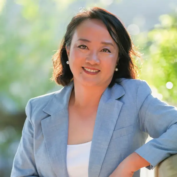 Helen Chau