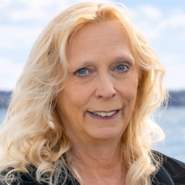 Darlene Norris