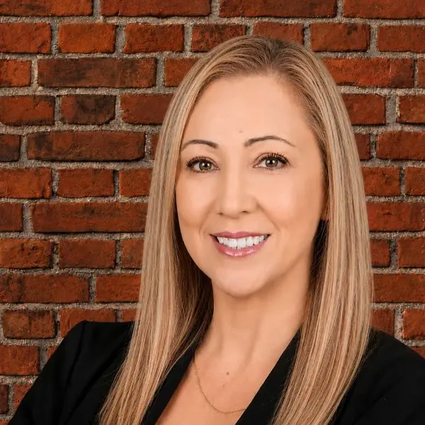 Brenda Lyons