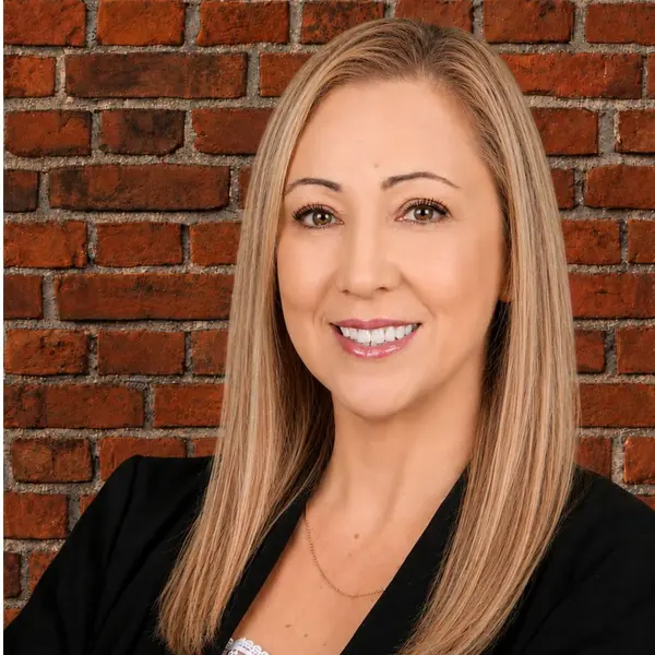 Brenda Lyons