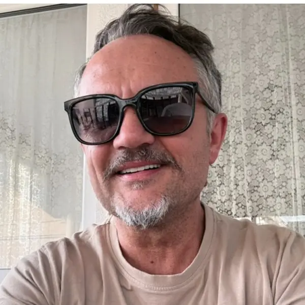VLAD PETRUSIC