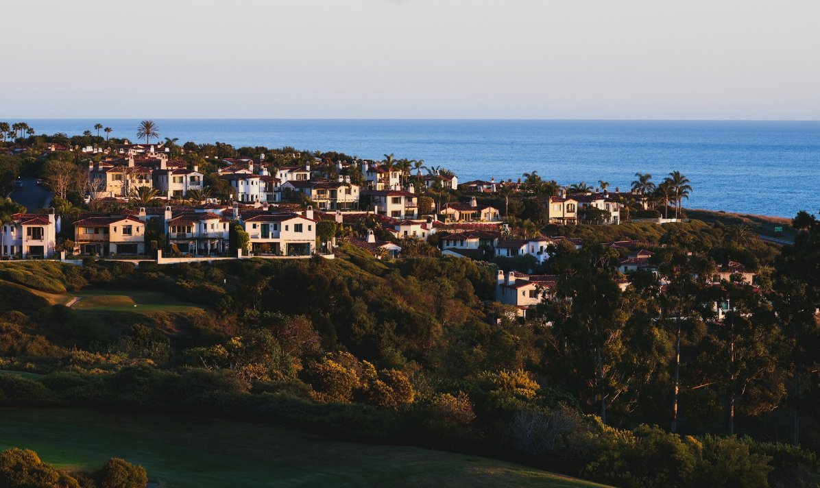 Hillside homes in Newport Coast overlooking the Pacific Ocean horizon