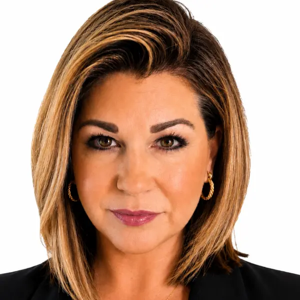 Lisa Bertin-Queena