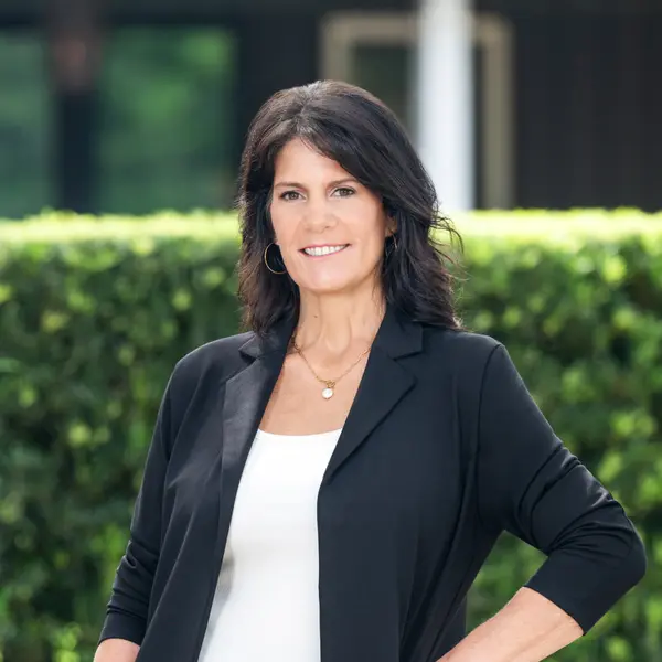 Nicole Dege