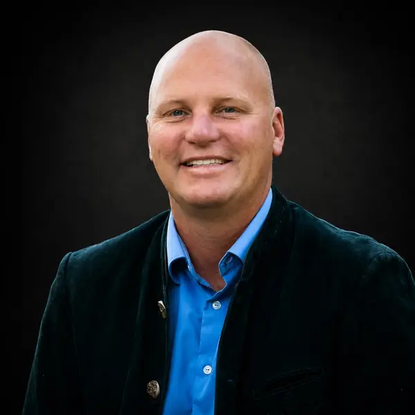Bryan Peterson