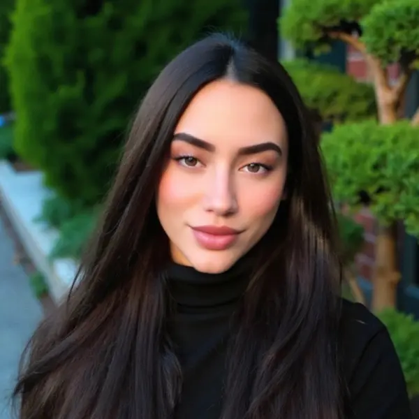 Alysa Farhoud