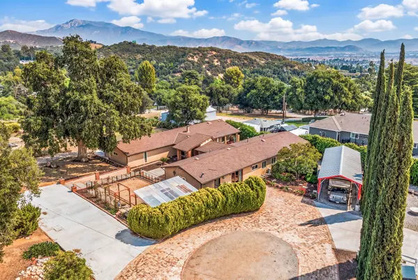 🏡 OPEN HOUSE THIS SUNDAY! 🏡
🔥 NOW UNDER $1 MILLION! 🔥
📍 9312 Avenida Altura Bella, Cherry Valley
💰 $999,999
🗓️ Sunday | 11 AM to 3 PM
Come see just how much this incredible property offers at its new price!
🌳 Nearly 2 acres
🏠 3,366 sq ft single-story home
🔧 Massive steel workshop
🚐 Covered RV parking
🐎 Stables + room for animals
🍊 Orchard with 35+ fruit trees
🛁 Private courtyard spa
There is a LOT of property here for $999,999. Come see it for yourself this Sunday! 👀🏡
📲 Can't make the open house? Message me for a private showing.