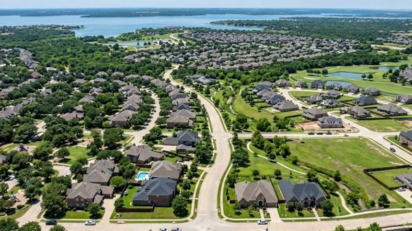 Comparing Real Estate in Flower Mound, TX vs Fort Worth for 2026