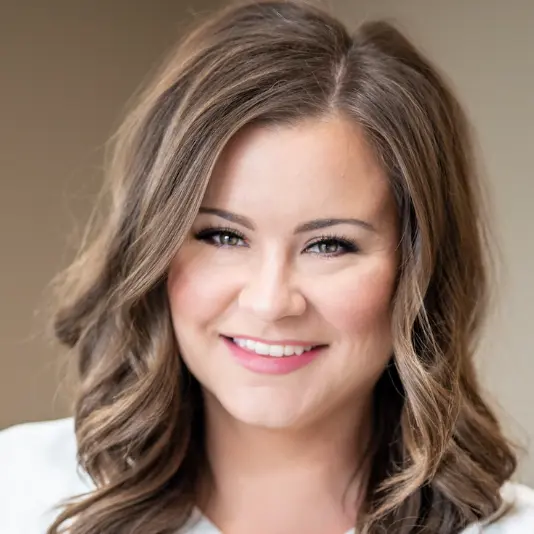 Lauren Cook | Indiana REALTOR