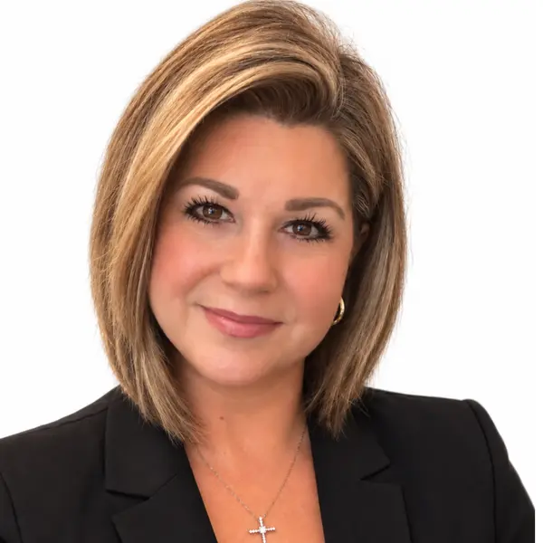 Lisa Bertin-Queena
